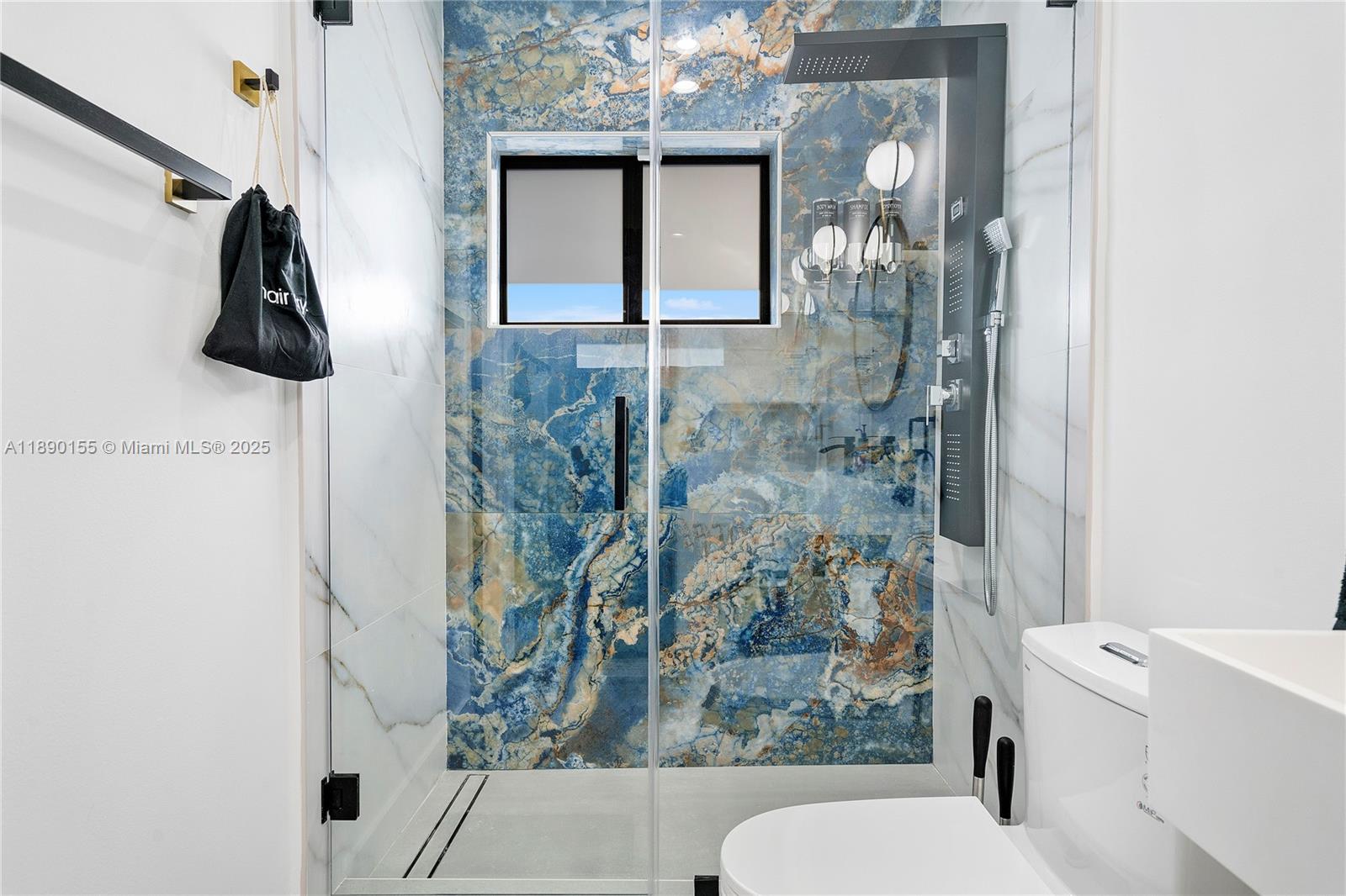 Ver detalles / 1600 sq. ft. $ 2025-10-04 0 foto
