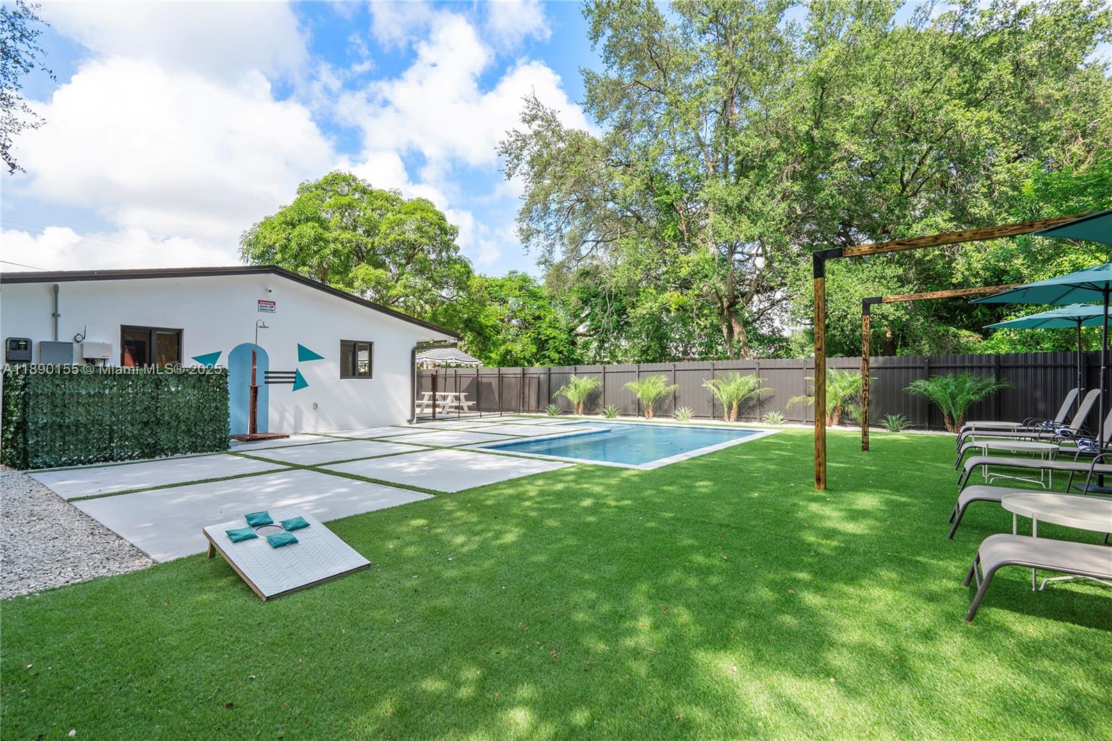 Ver detalles / 1600 sq. ft. $ 2025-10-04 0 foto