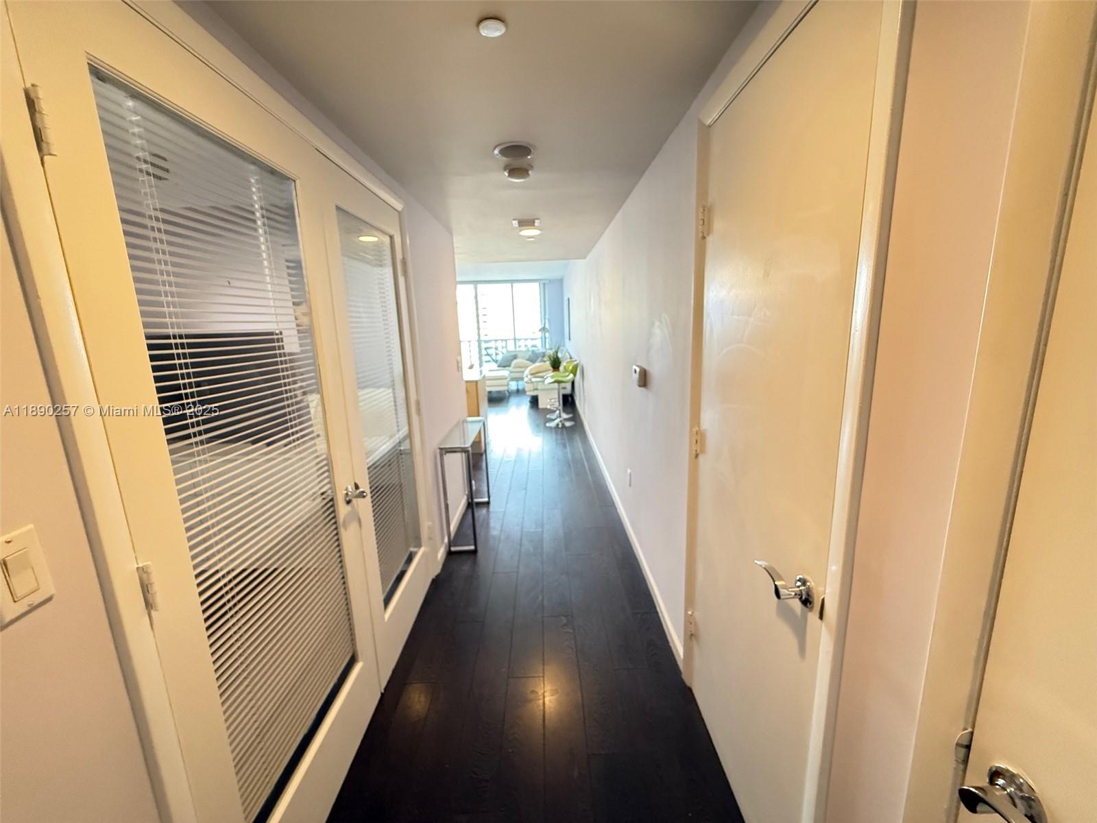 See details 1106 2 / 1 1086 sq. ft. $ 2025-10-04 0 Photo
