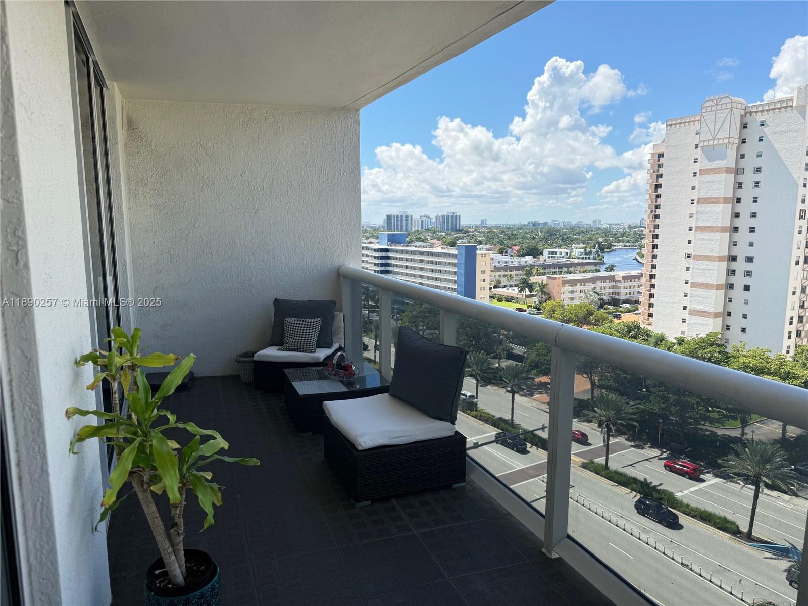 See details 1106 2 / 1 1086 sq. ft. $ 2025-10-04 0 Photo