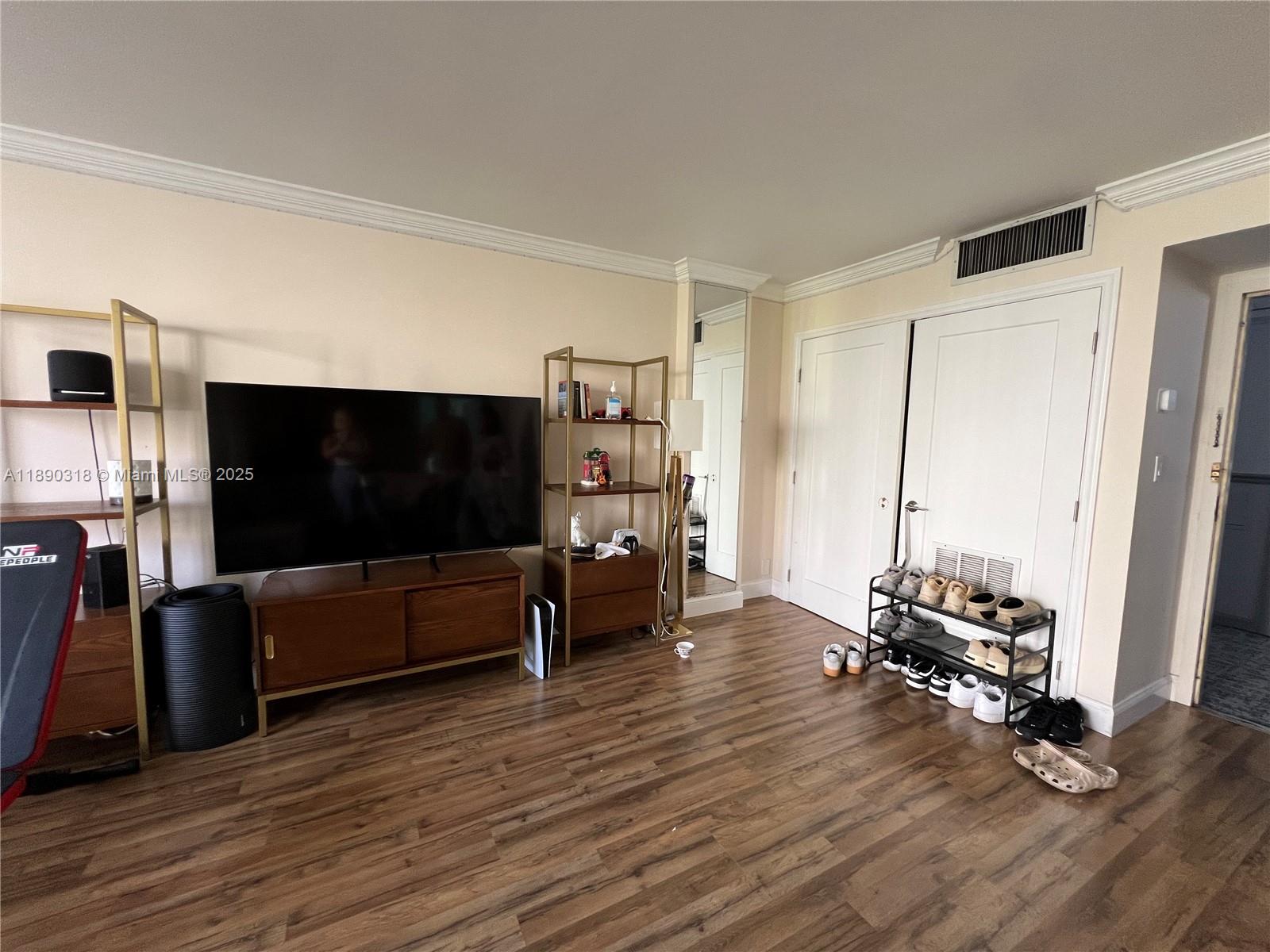 Photo of 16919 Bay Rd  #408, Sunny Isles Beach, Florida, 33160 - 