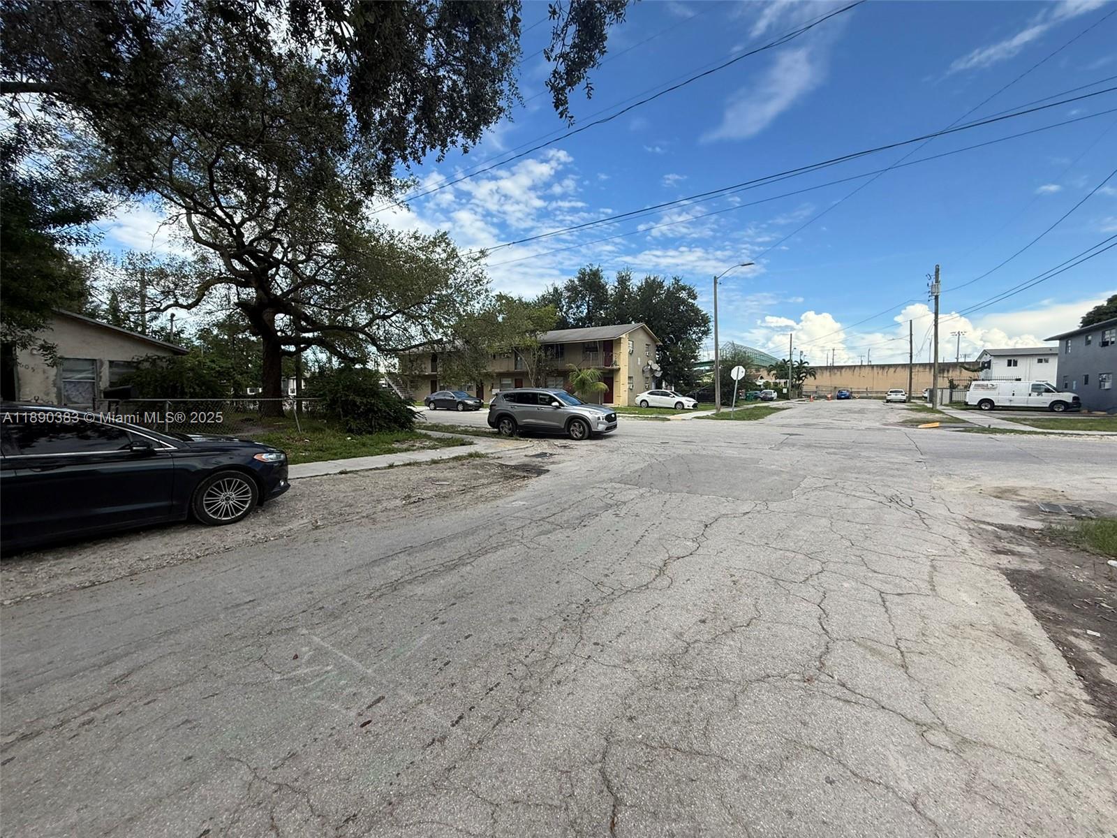   /   sq. ft. $ 2025-10-04 0 Photo