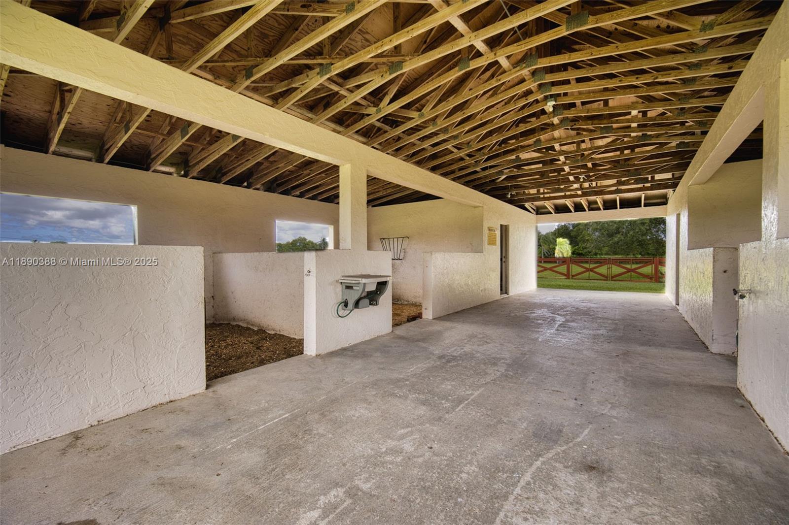   /   sq. ft. $ 2025-10-04 0 Photo