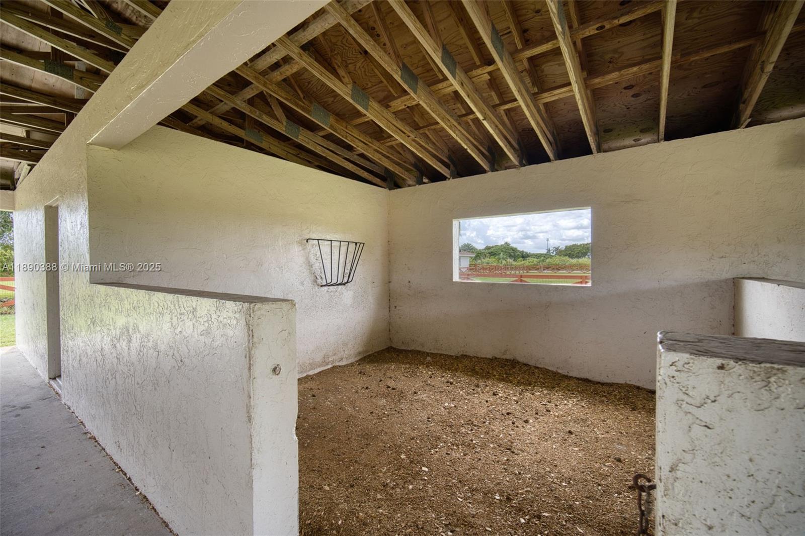   /   sq. ft. $ 2025-10-04 0 Photo