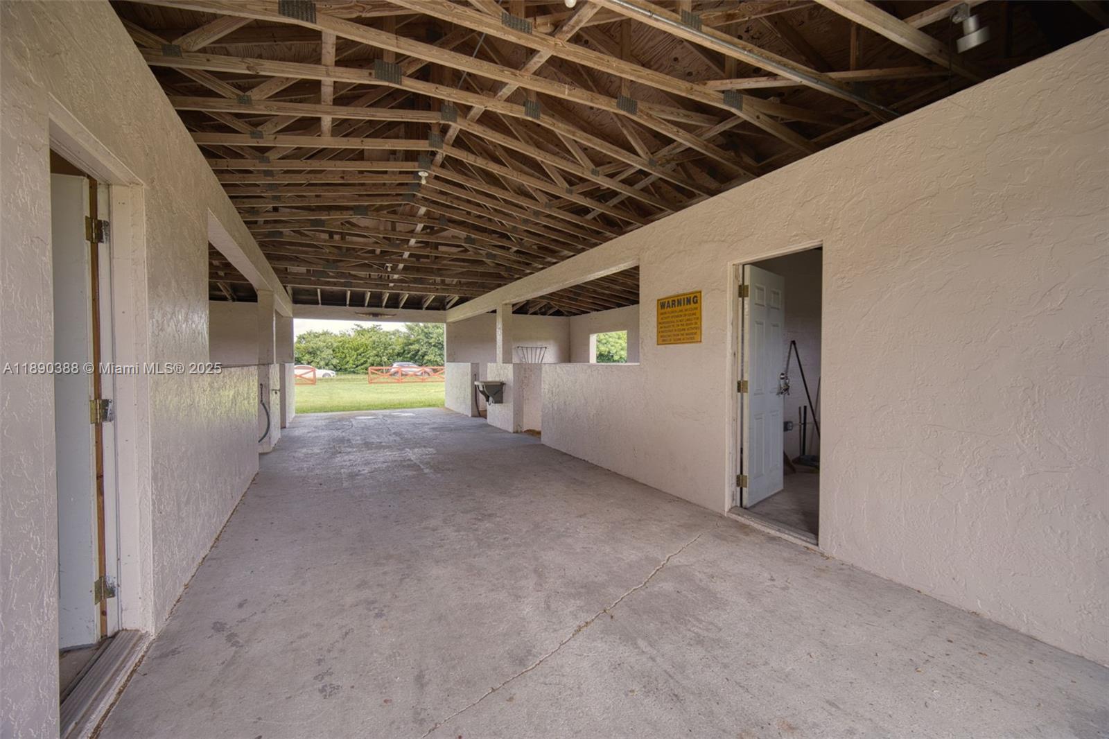   /   sq. ft. $ 2025-10-04 0 Photo