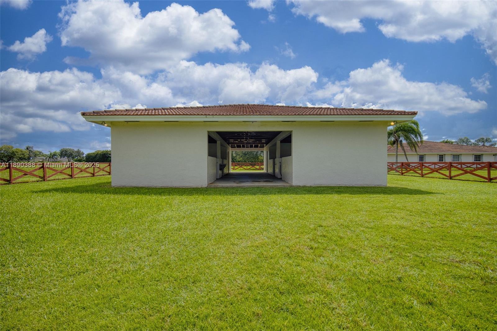   /   sq. ft. $ 2025-10-04 0 Photo