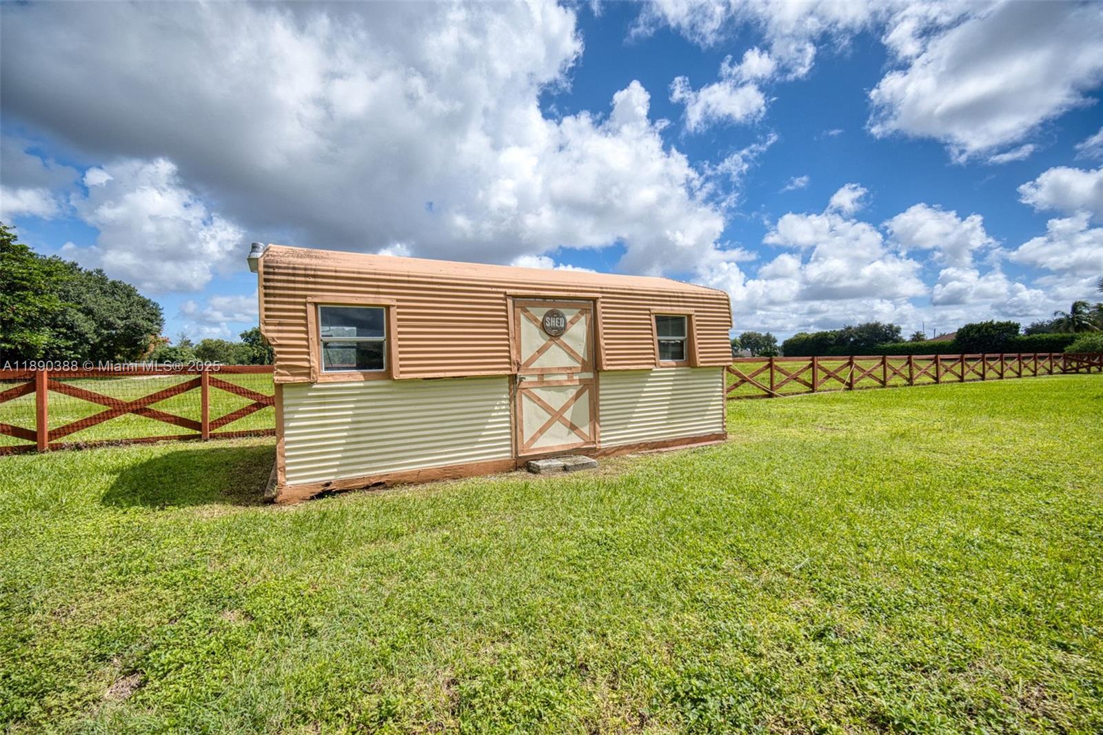   /   sq. ft. $ 2025-10-04 0 Photo