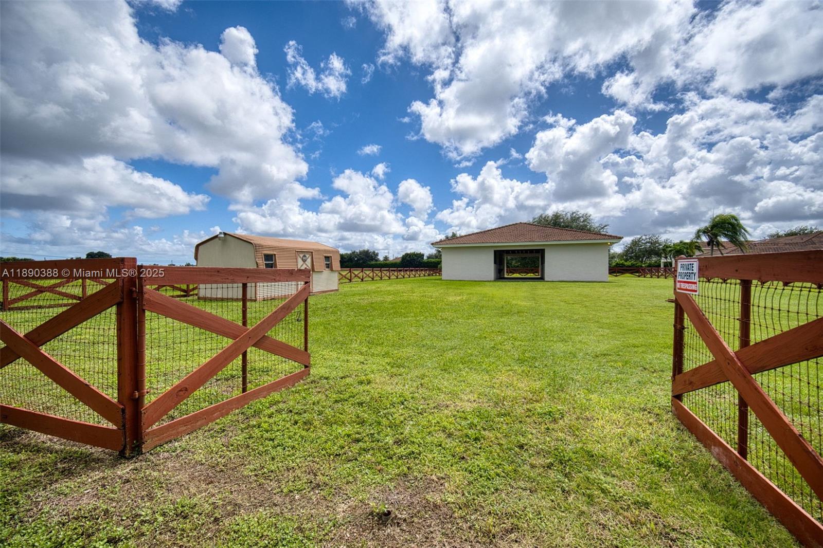   /   sq. ft. $ 2025-10-04 0 Photo