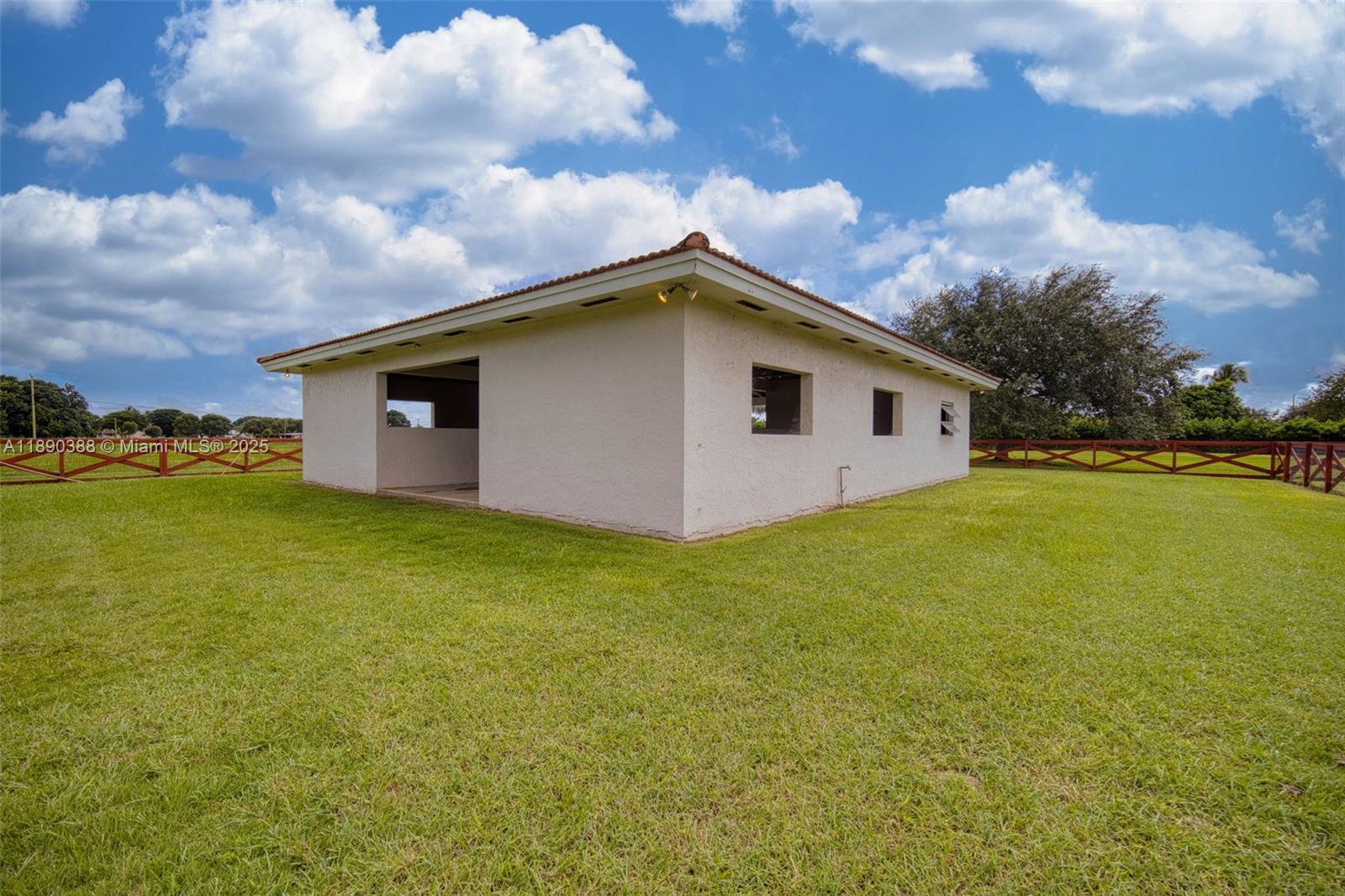   /   sq. ft. $ 2025-10-04 0 Photo