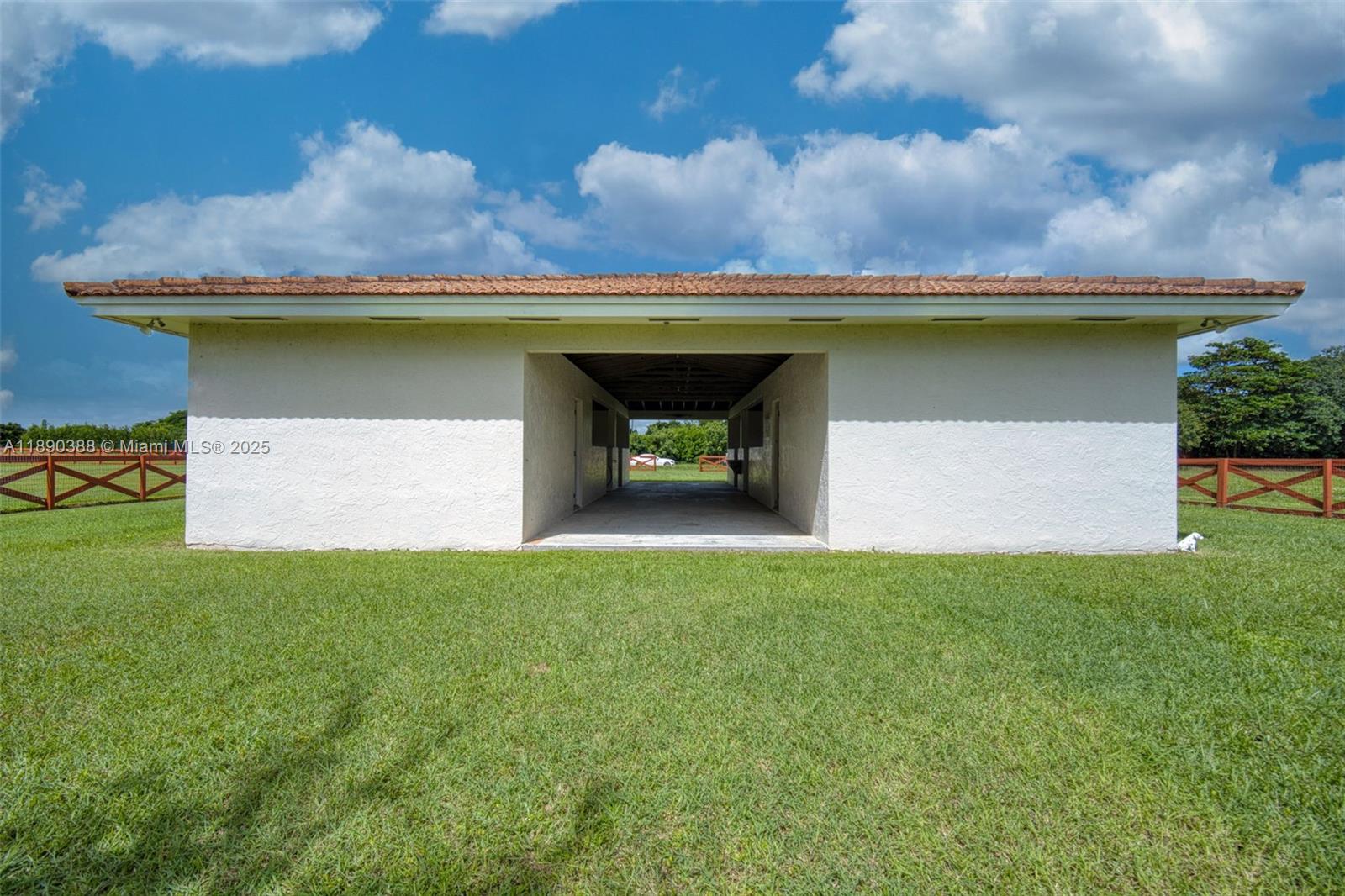   /   sq. ft. $ 2025-10-04 0 Photo