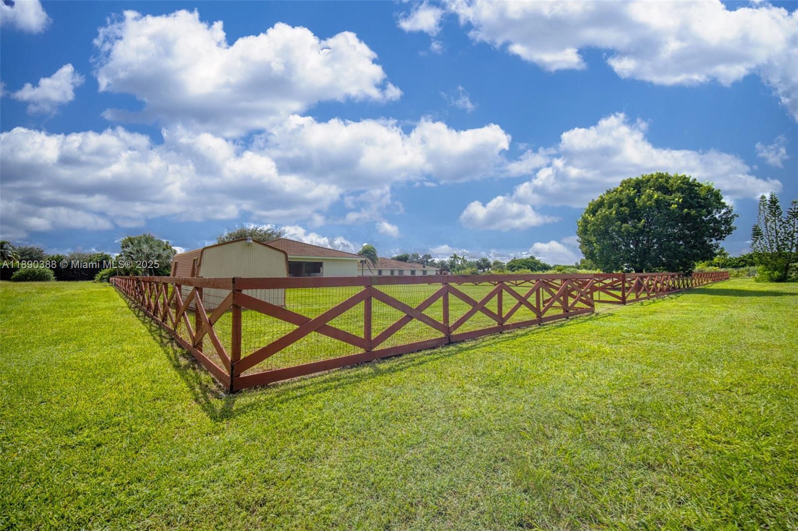   /   sq. ft. $ 2025-10-04 0 Photo