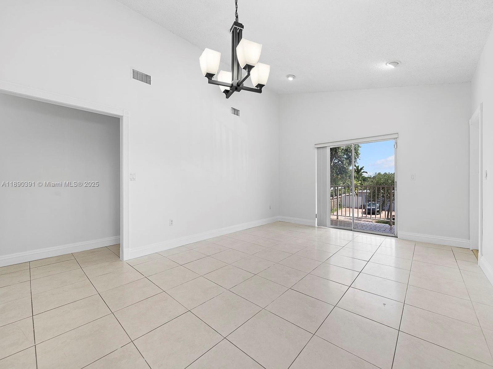 Ver detalles / 2780 sq. ft. $ 2025-10-04 0 foto