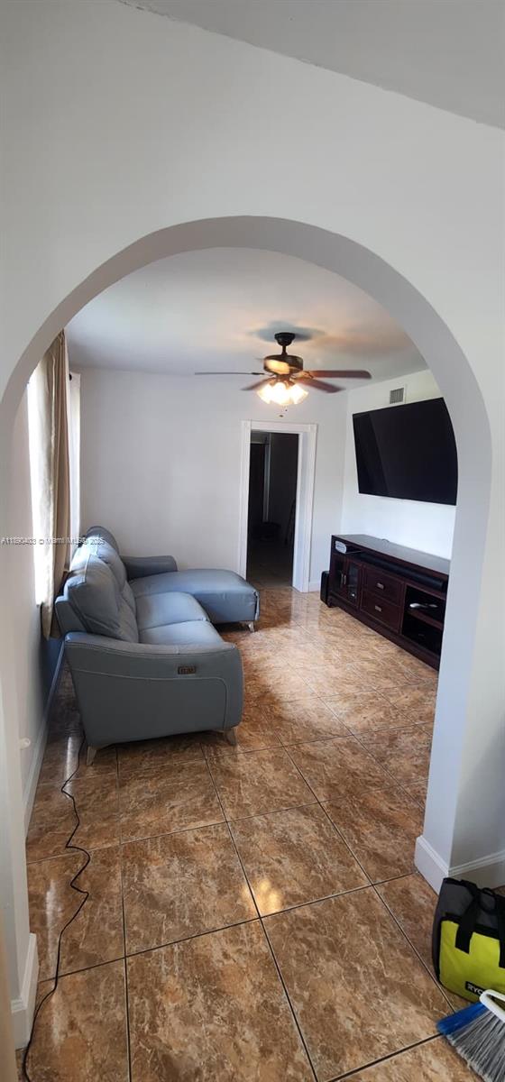 Ver detalles / 3085 sq. ft. $ 2025-10-04 0 foto