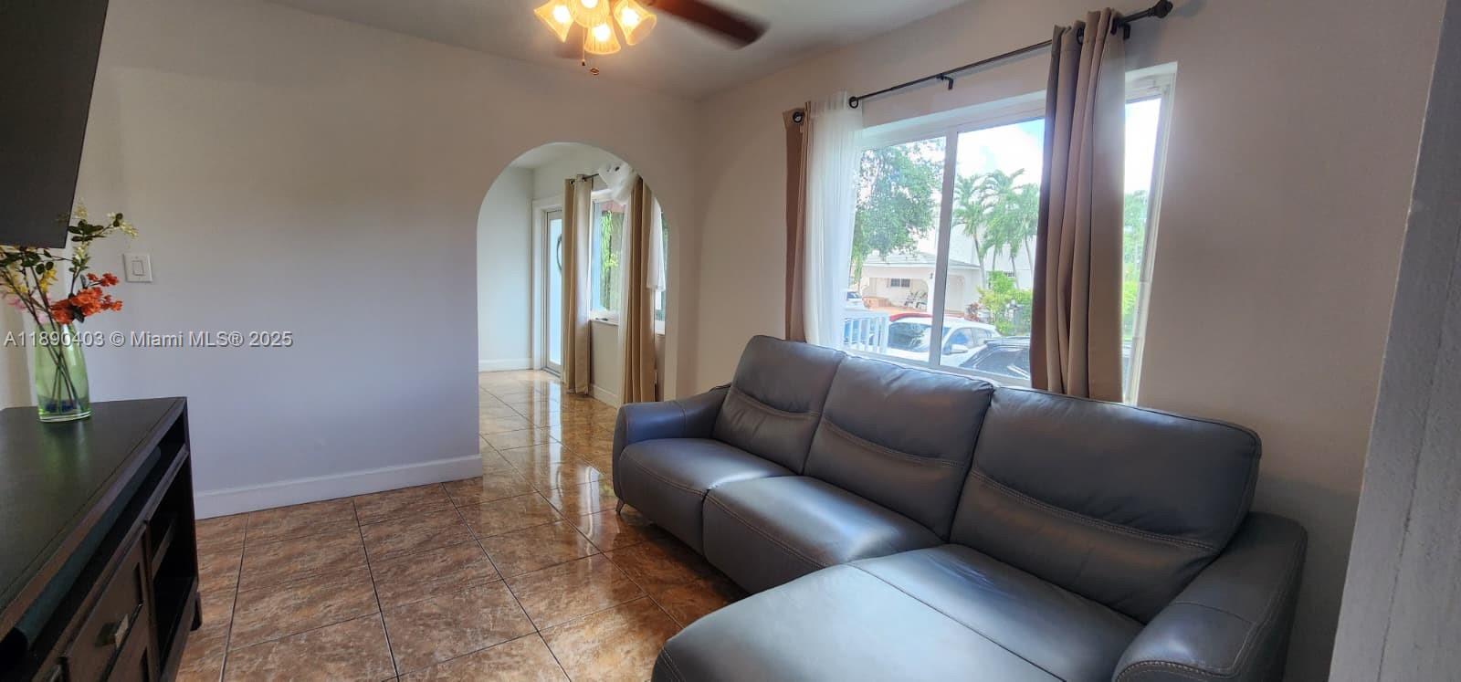 Ver detalles / 3085 sq. ft. $ 2025-10-04 0 foto