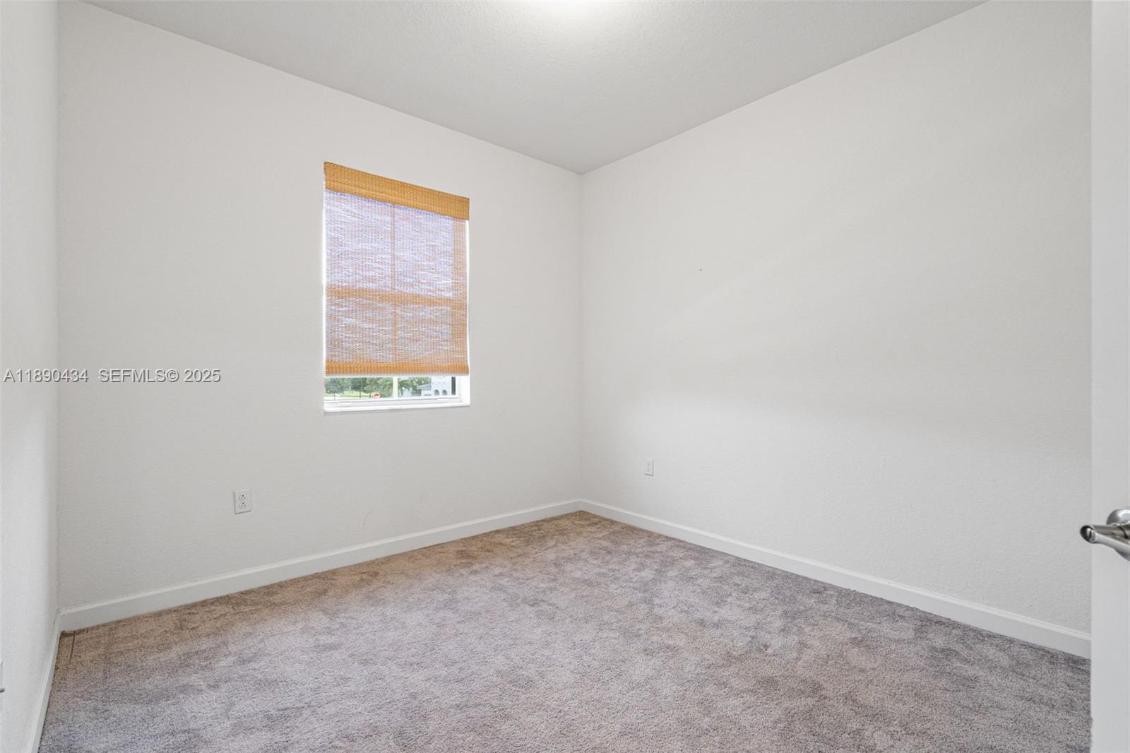 See details 1100 3 / 3 1331 sq. ft. $ 2025-10-05 0 Photo