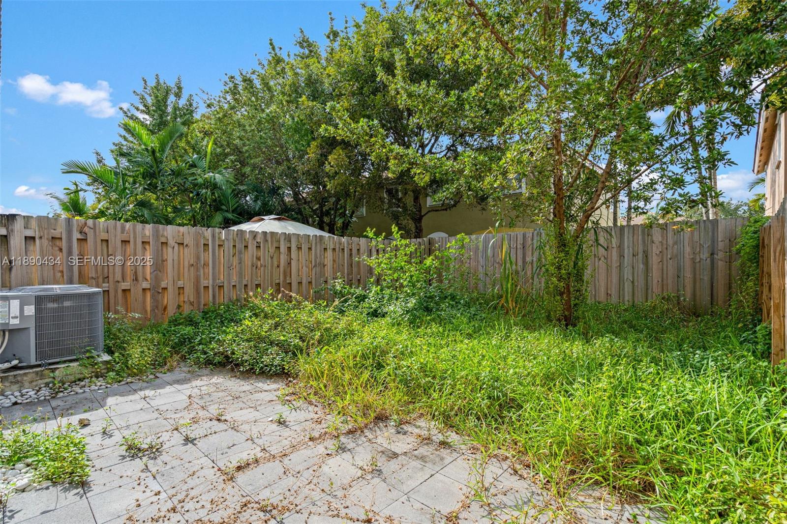 See details 1100 3 / 3 1331 sq. ft. $ 2025-10-05 0 Photo