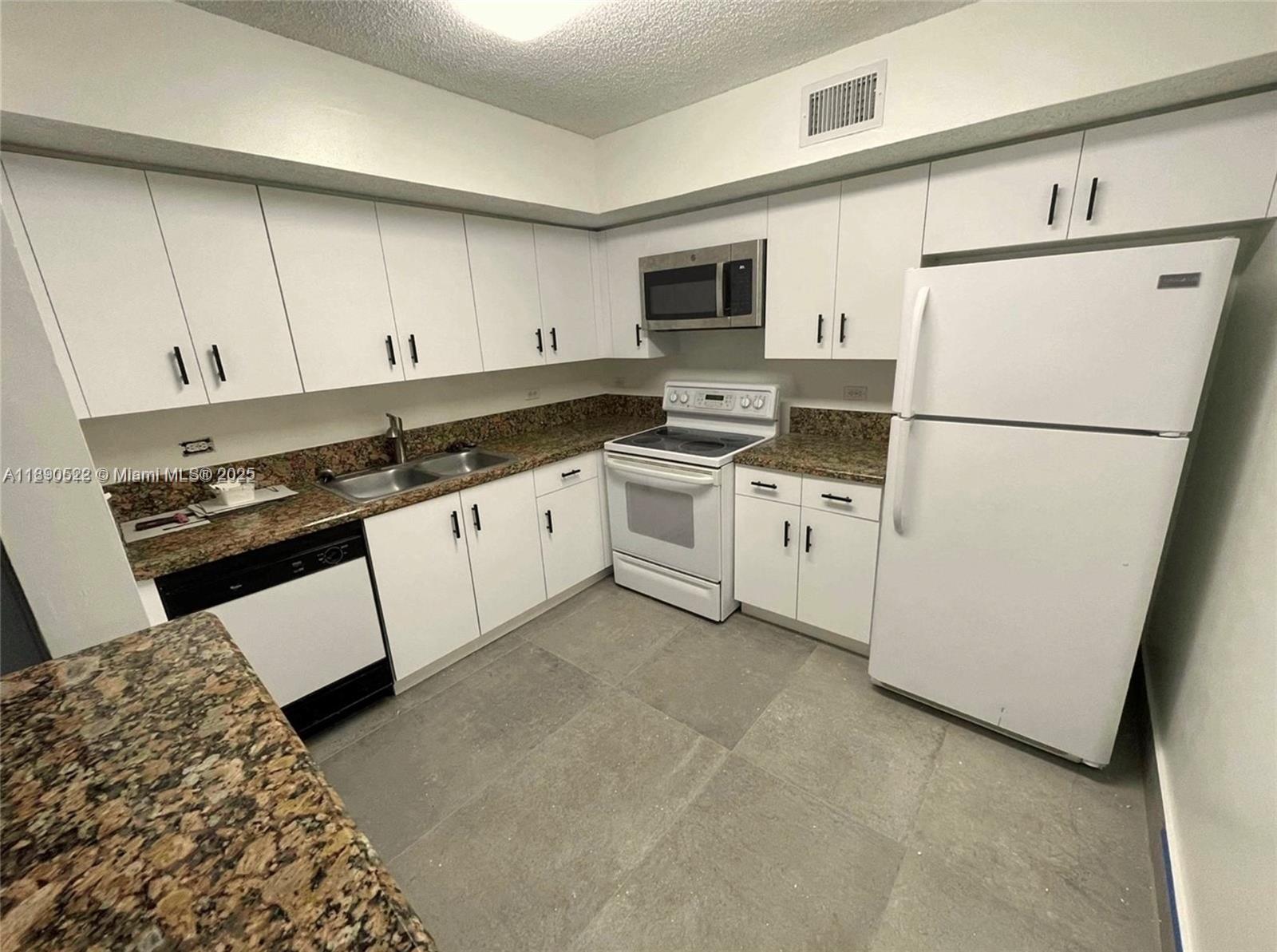   /  659 sq. ft. $ 2025-10-05 0 foto