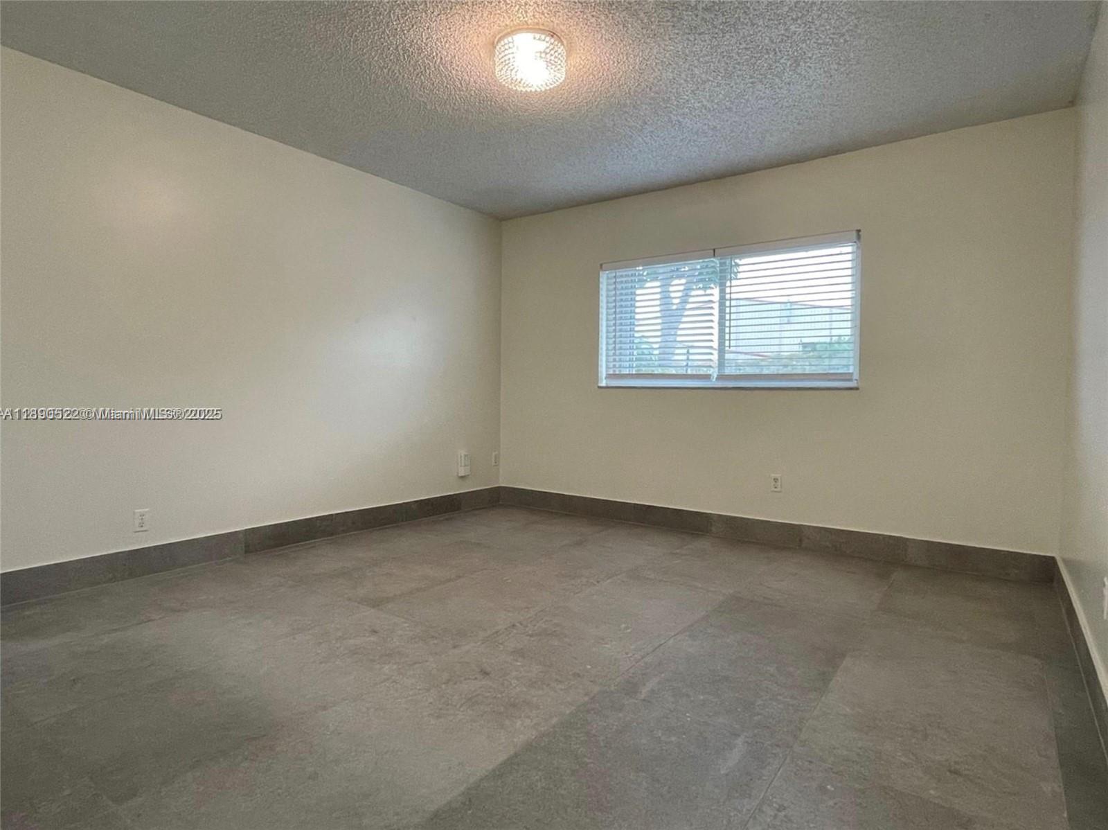   /  659 sq. ft. $ 2025-10-05 0 foto