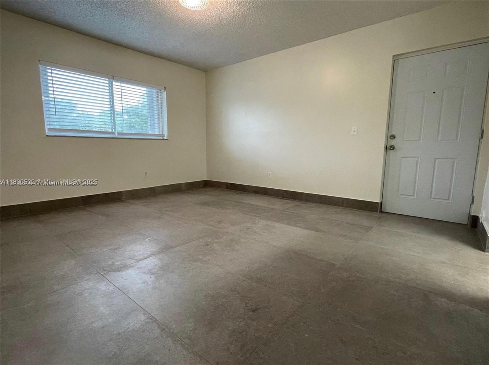   /  659 sq. ft. $ 2025-10-05 0 foto