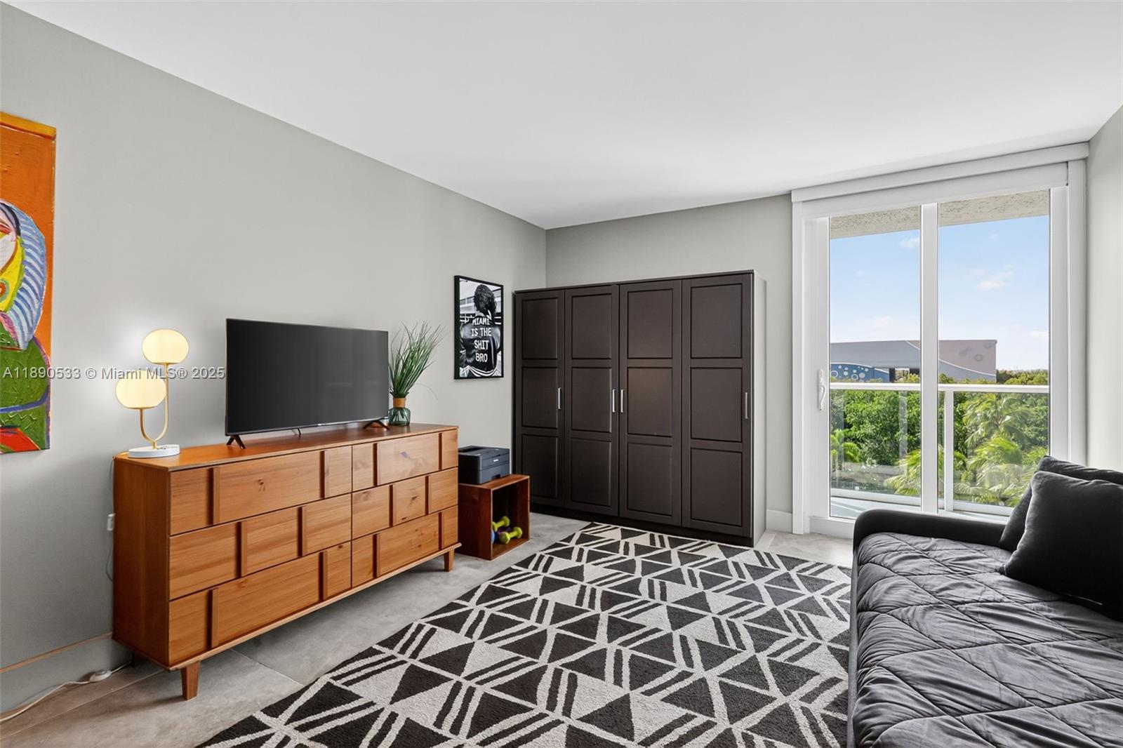 526 2 / 2 1521 sq. ft. $ 2025-10-05 0 foto