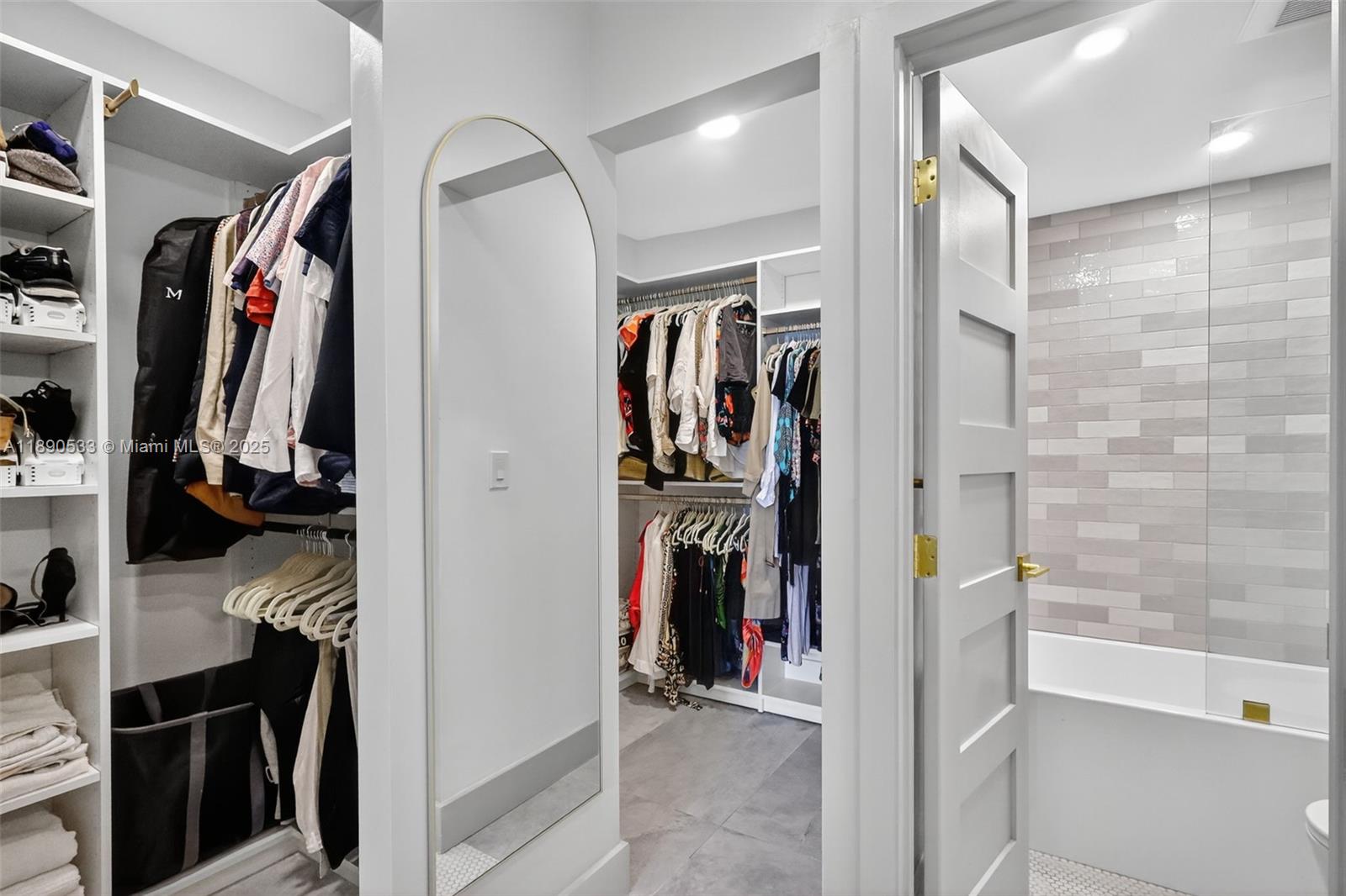 526 2 / 2 1521 sq. ft. $ 2025-10-05 0 foto