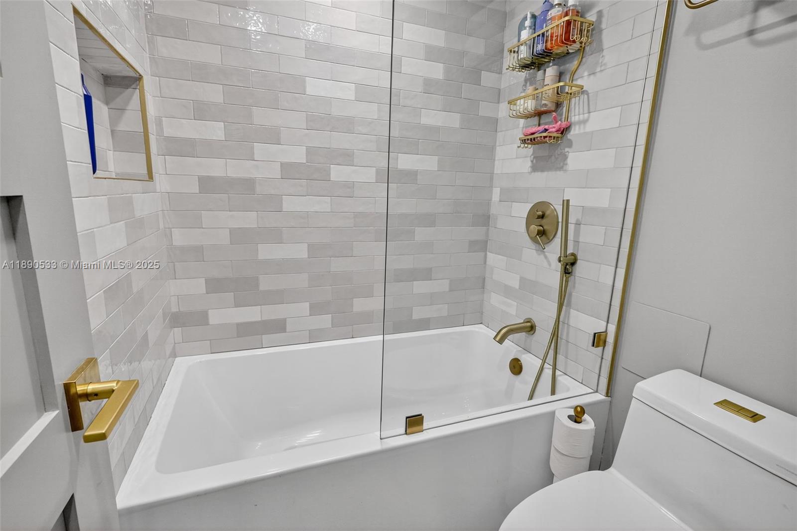 526 2 / 2 1521 sq. ft. $ 2025-10-05 0 foto