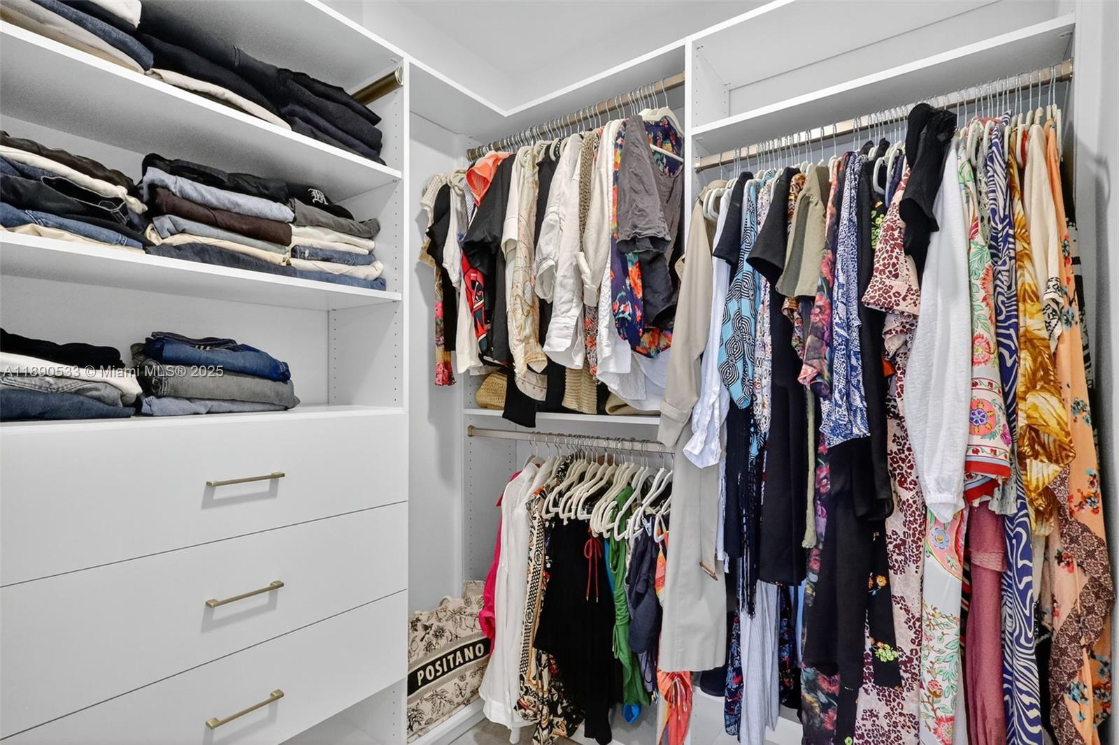 526 2 / 2 1521 sq. ft. $ 2025-10-05 0 foto