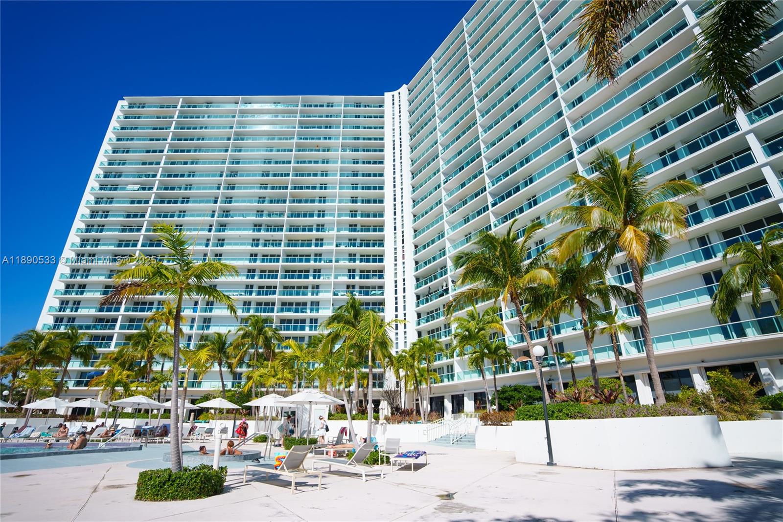 526 2 / 2 1521 sq. ft. $ 2025-10-05 0 foto
