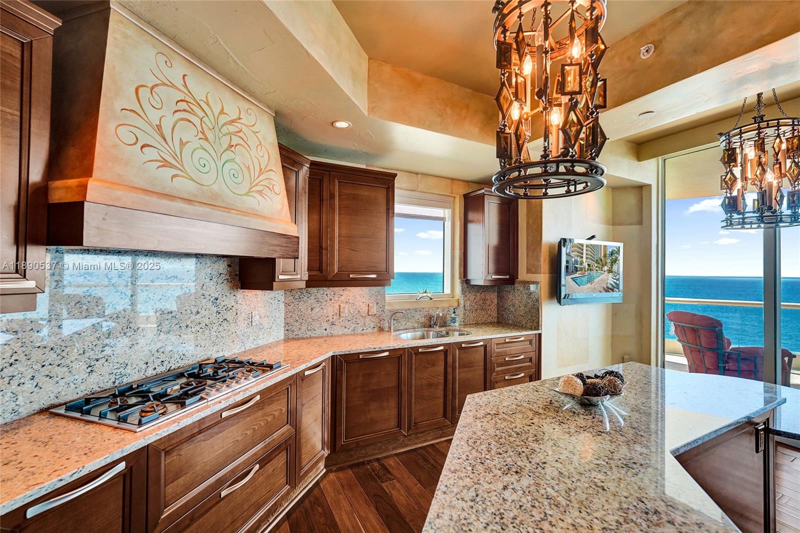 Photo of 16047 Collins Ave  #2101, Sunny Isles Beach, Florida, 33160 - Yes!!! Gas stove!