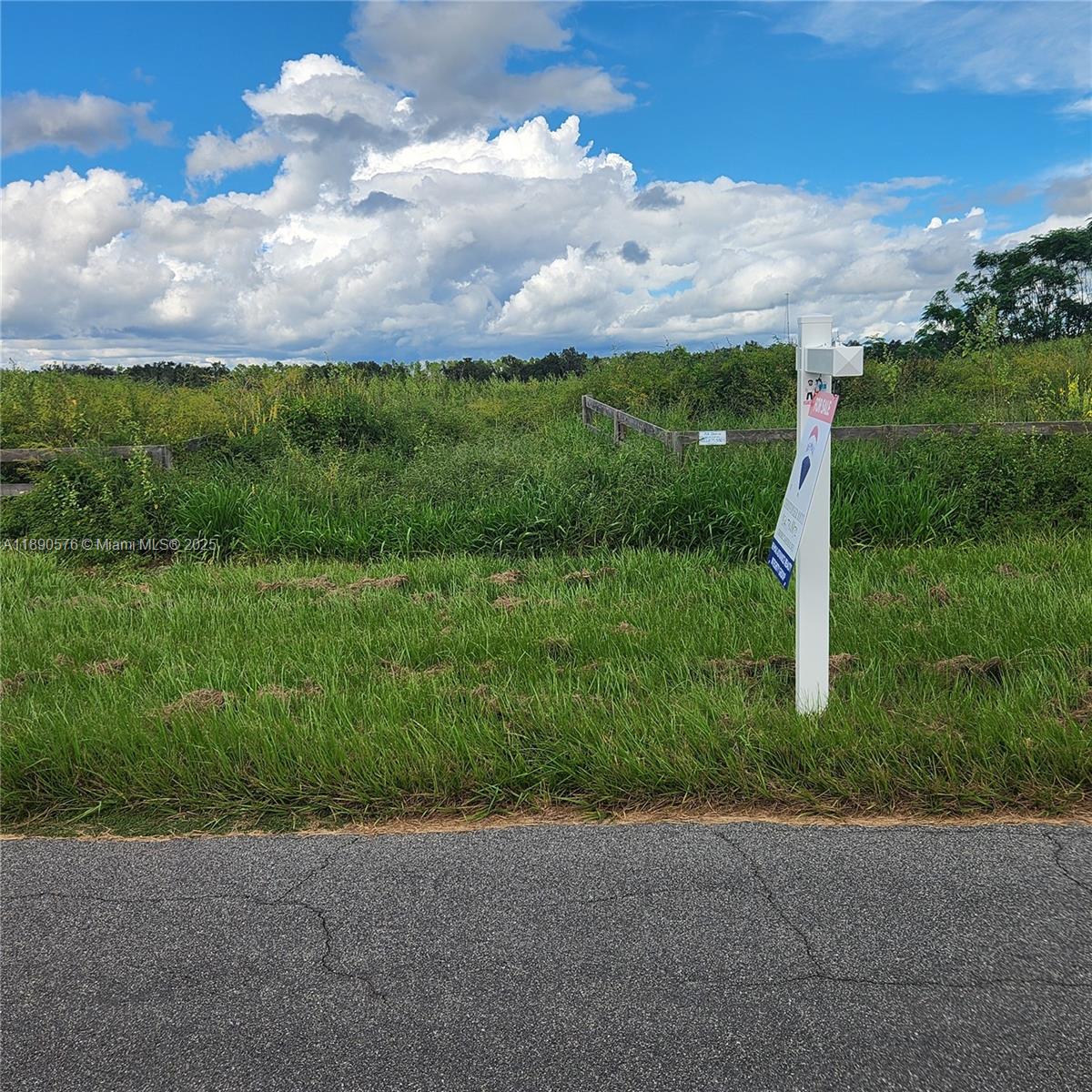 Ver detalles / sq. ft. $ 2026-03-06 0 foto