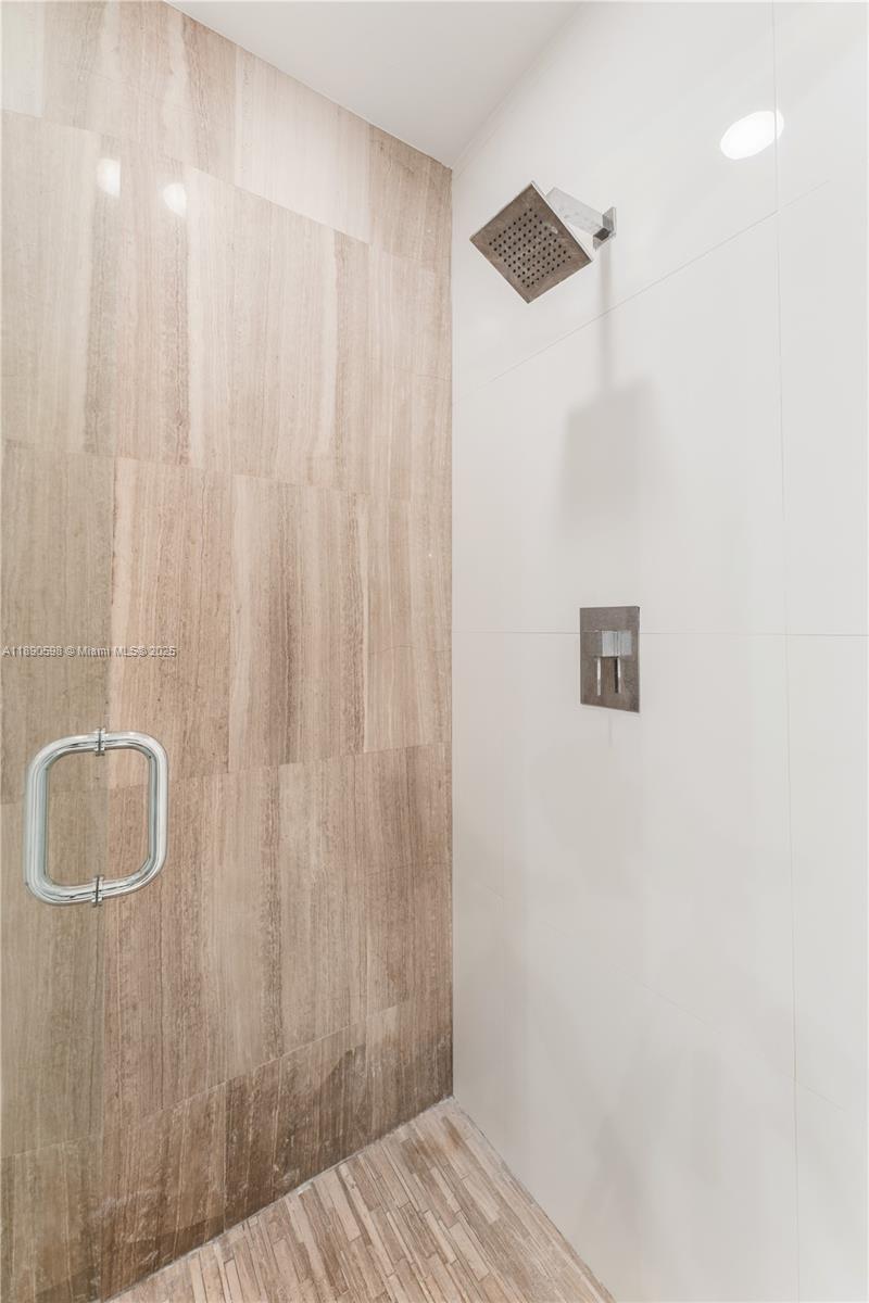 See details PH7 3 / 3 2129 sq. ft. $ 2026-01-12 0 Photo