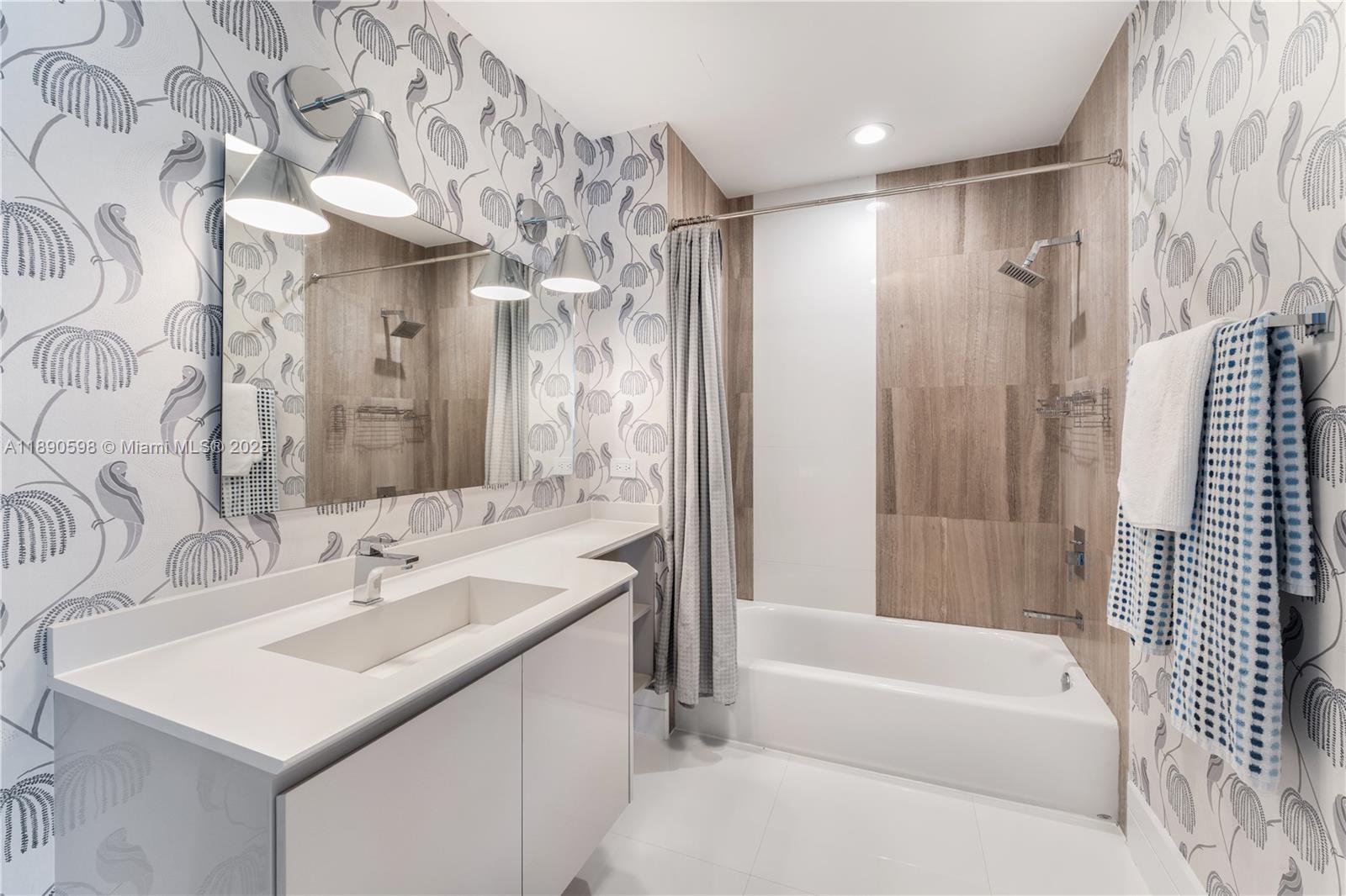 See details PH7 3 / 3 2129 sq. ft. $ 2026-01-12 0 Photo