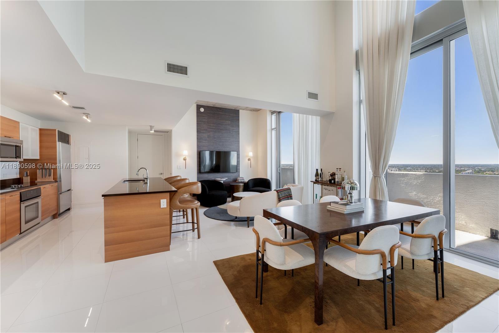 See details PH7 3 / 3 2129 sq. ft. $ 2026-01-12 0 Photo