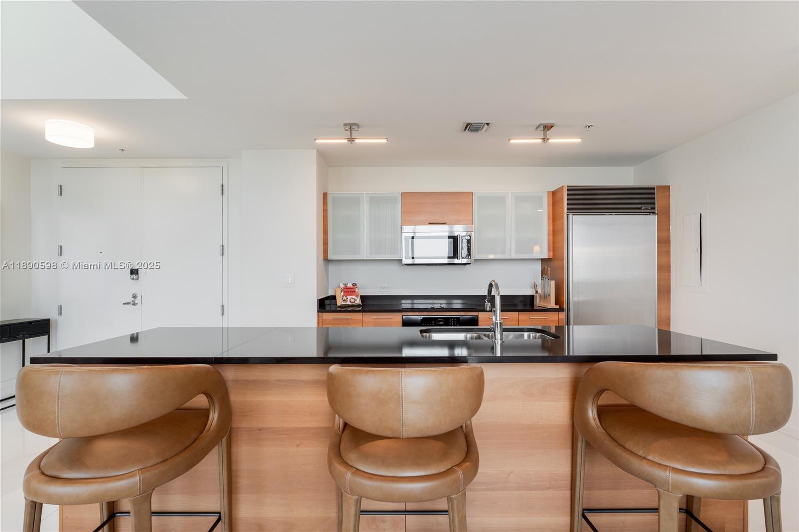 See details PH7 3 / 3 2129 sq. ft. $ 2026-01-12 0 Photo