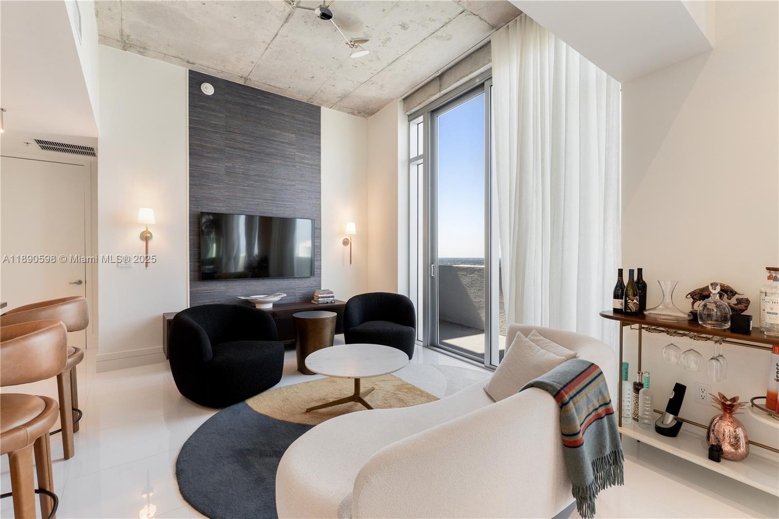 See details PH7 3 / 3 2129 sq. ft. $ 2026-01-12 0 Photo