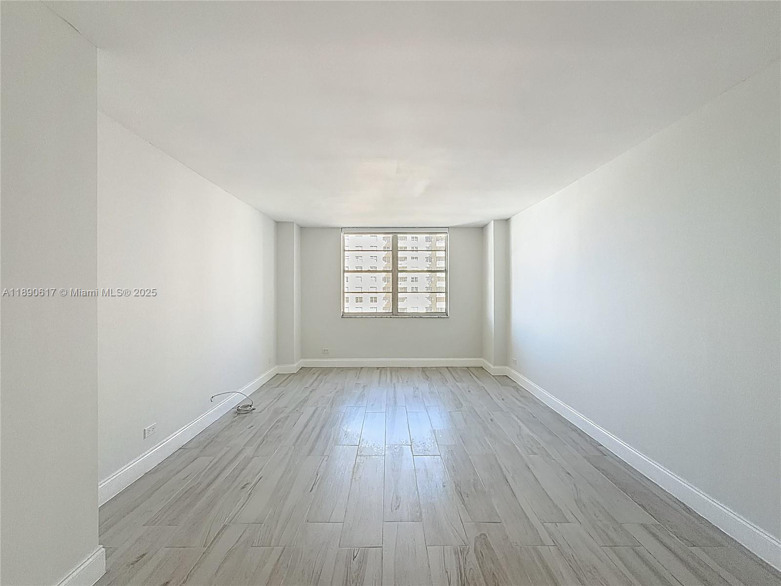 See details 1211 1 / 2 1087 sq. ft. $ 2025-10-05 0 Photo