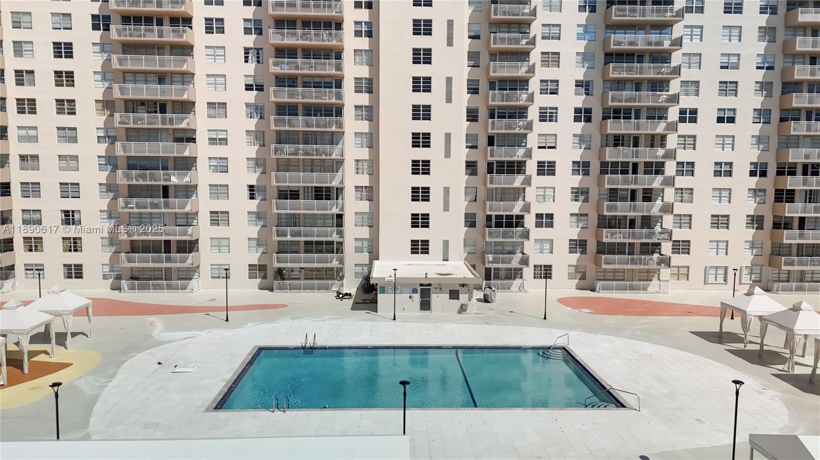 See details 1211 1 / 2 1087 sq. ft. $ 2025-10-05 0 Photo