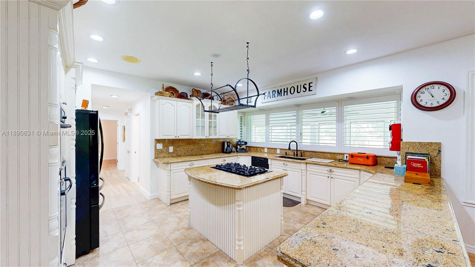 Подробнее / кв.футов $ 2025-10-05 0 Фото