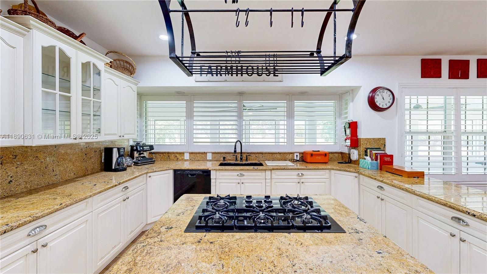 Подробнее / кв.футов $ 2025-10-05 0 Фото