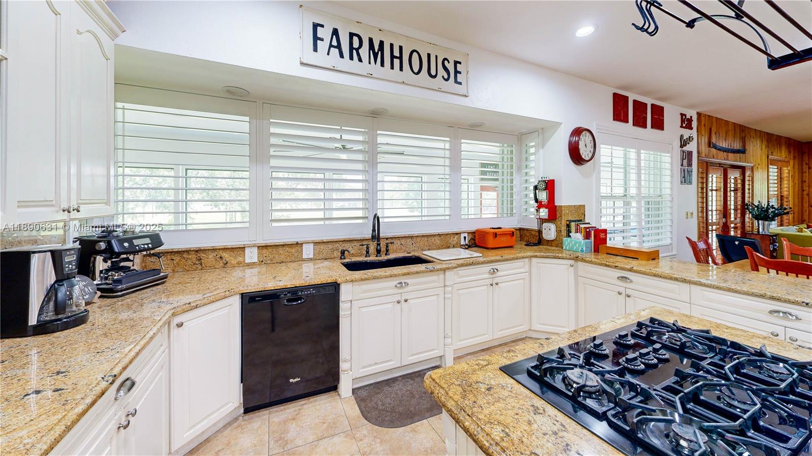 Подробнее / кв.футов $ 2025-10-05 0 Фото