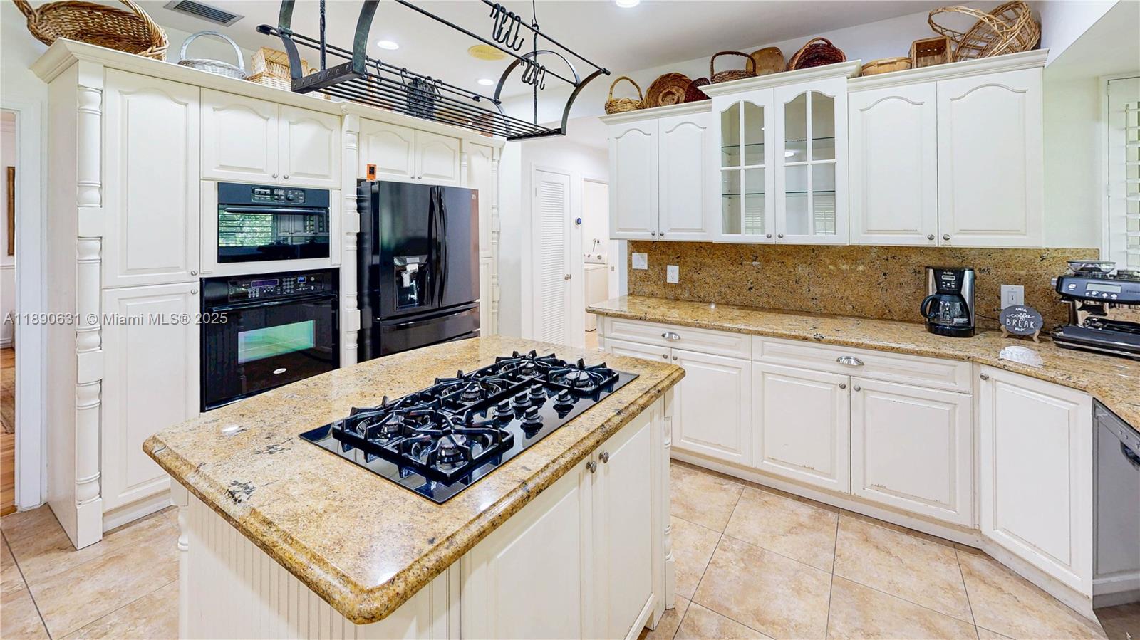 Подробнее / кв.футов $ 2025-10-05 0 Фото