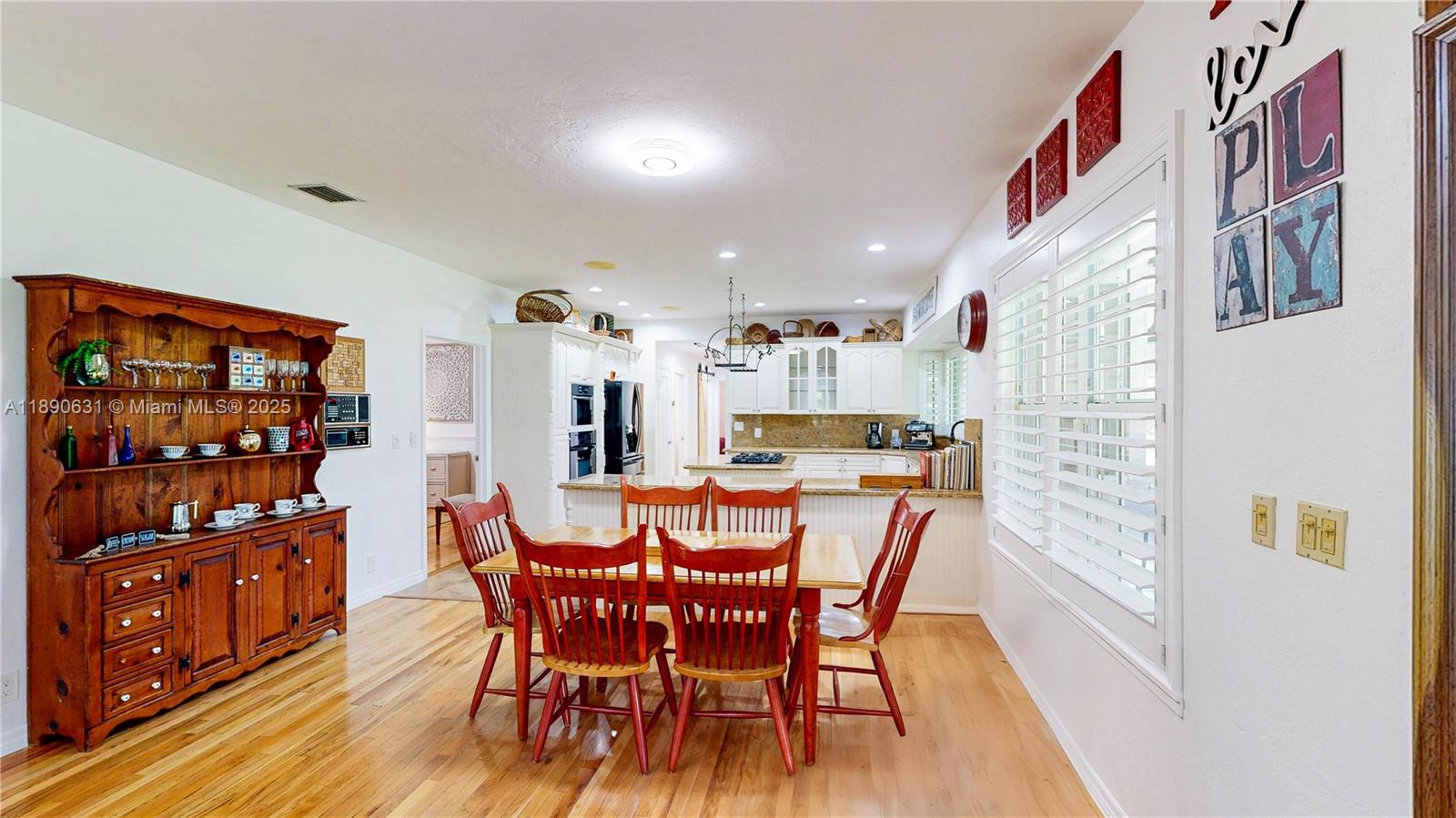 Подробнее / кв.футов $ 2025-10-05 0 Фото