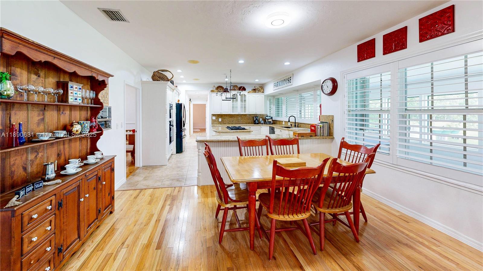 Подробнее / кв.футов $ 2025-10-05 0 Фото