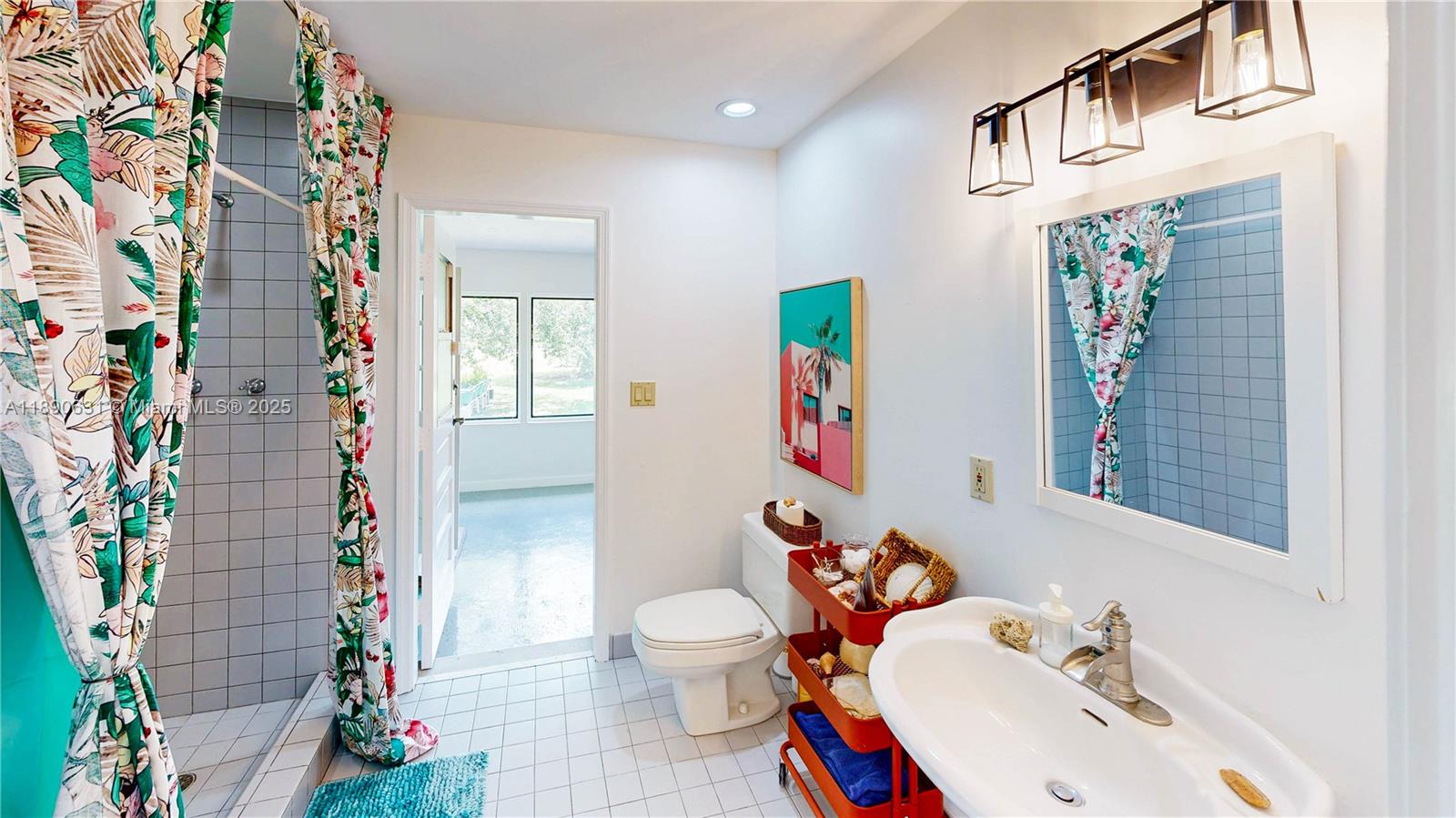 Подробнее / кв.футов $ 2025-10-05 0 Фото