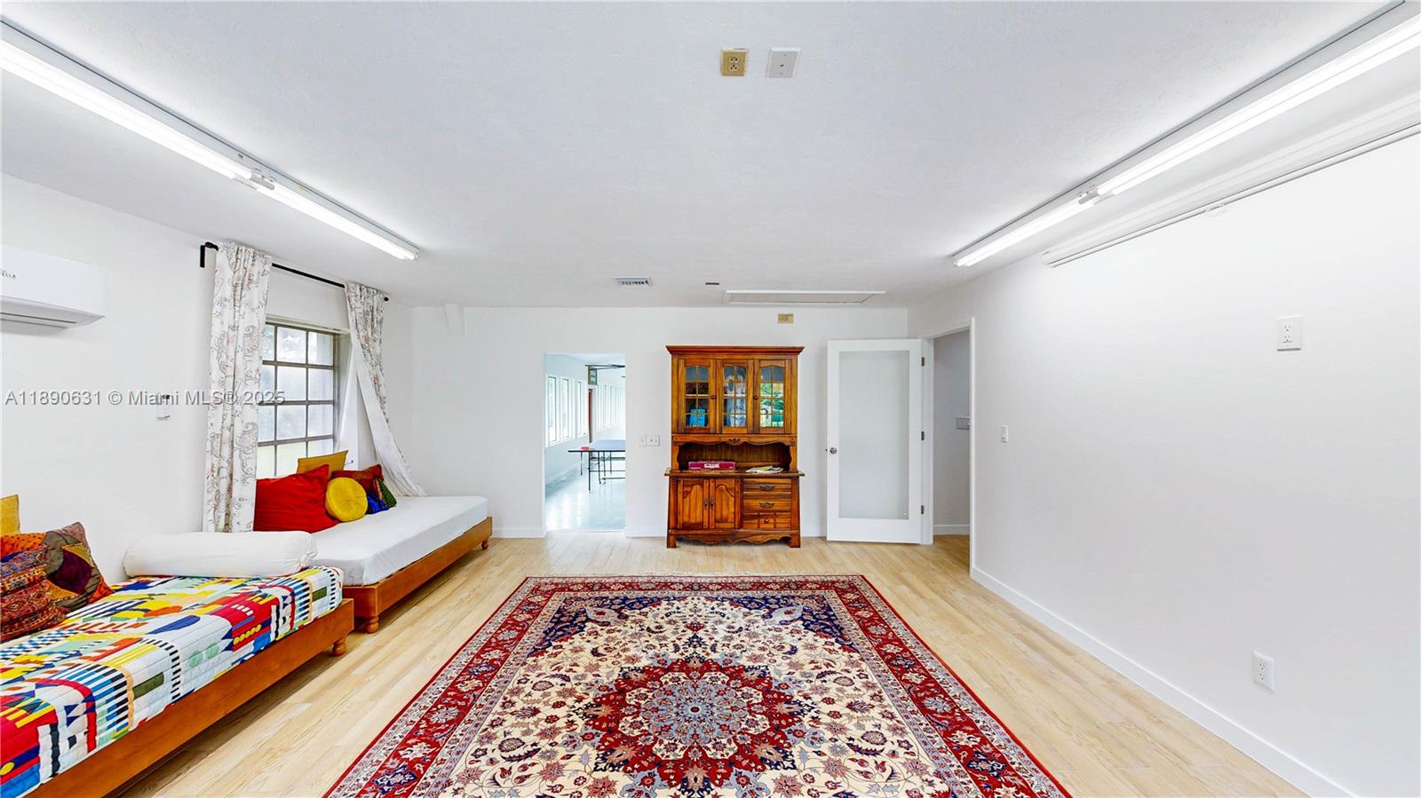 Подробнее / кв.футов $ 2025-10-05 0 Фото