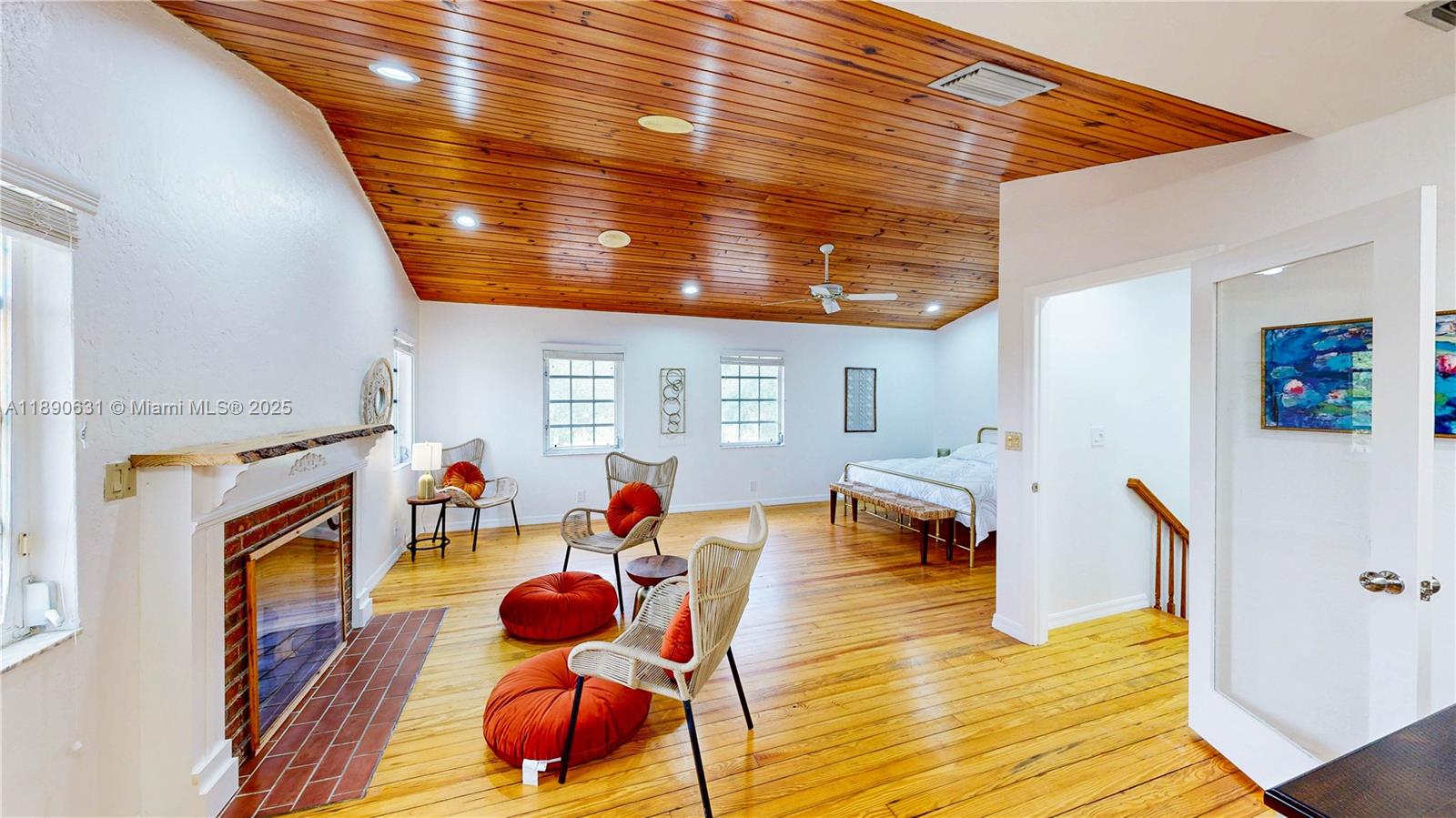 Подробнее / кв.футов $ 2025-10-05 0 Фото