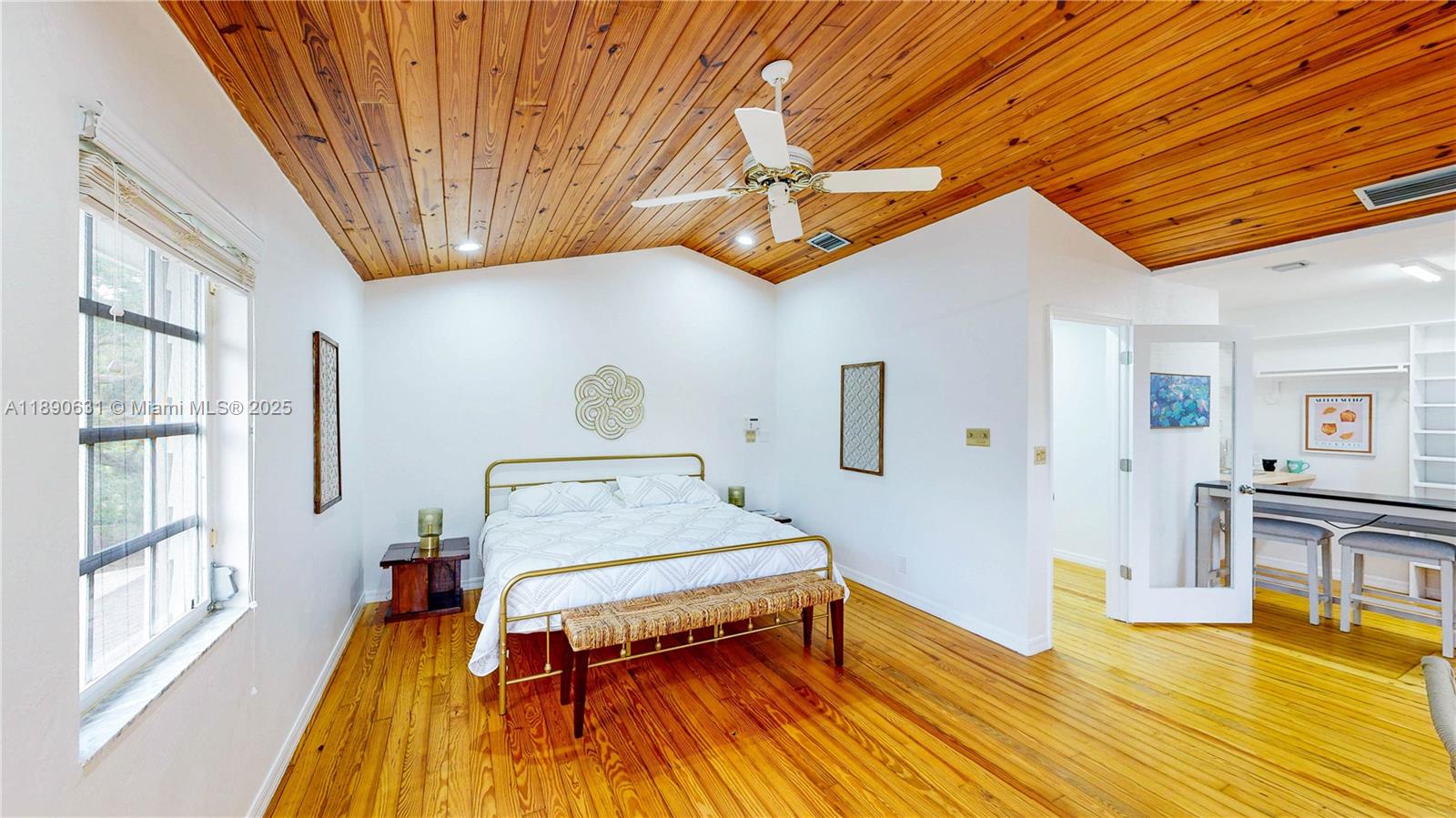 Подробнее / кв.футов $ 2025-10-05 0 Фото