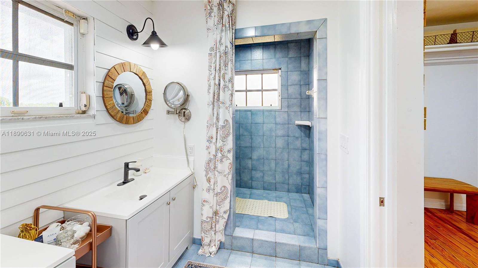 Подробнее / кв.футов $ 2025-10-05 0 Фото