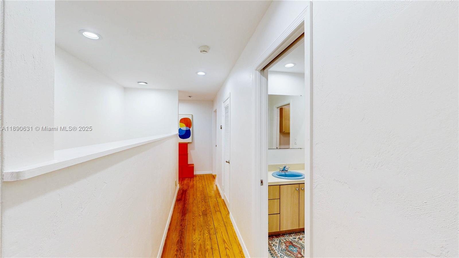 Подробнее / кв.футов $ 2025-10-05 0 Фото