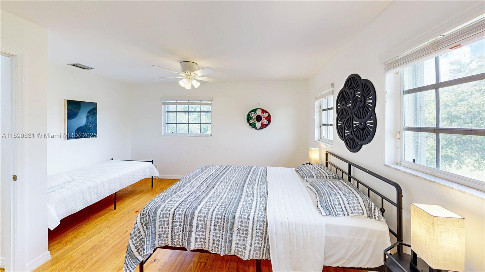 Подробнее / кв.футов $ 2025-10-05 0 Фото